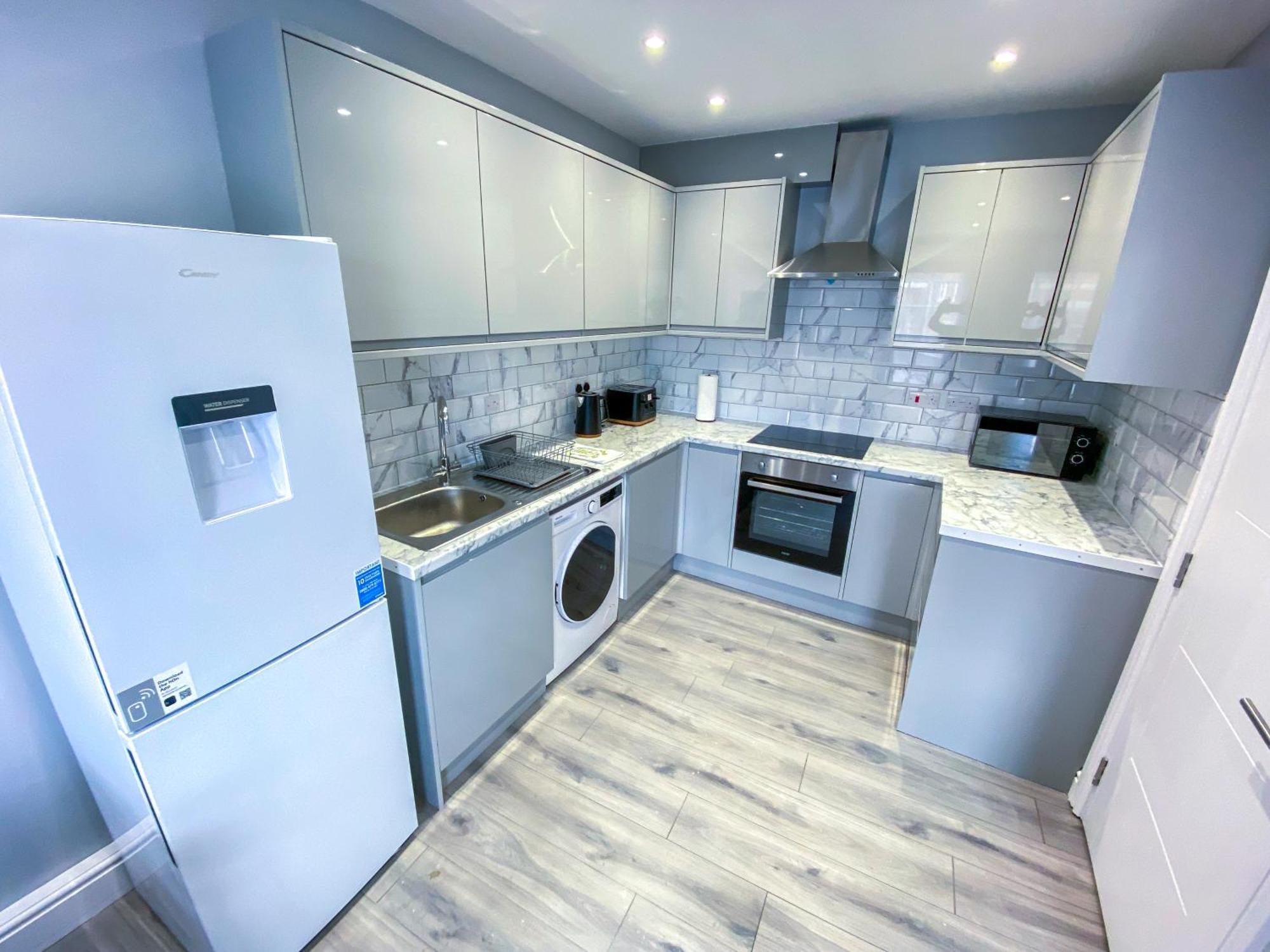 Modern 1-Bedroom Flat, 5 Guest, London - F2 Exterior foto